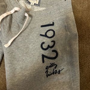 Gilly hicks American eagle cute gray sweatpants